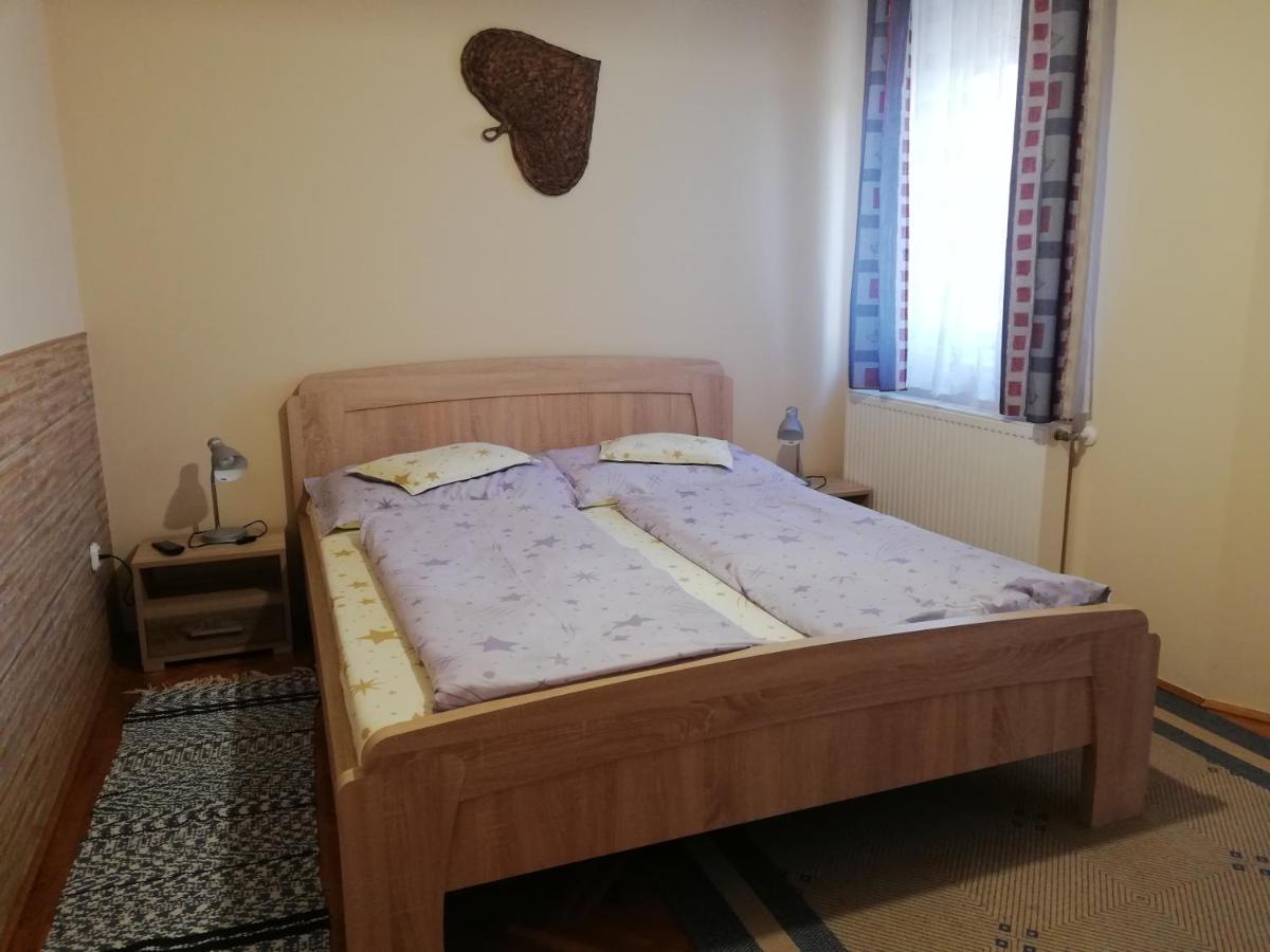 Hajdúszoboszló Imola Es Andrea Apartmanhaz מראה חיצוני תמונה