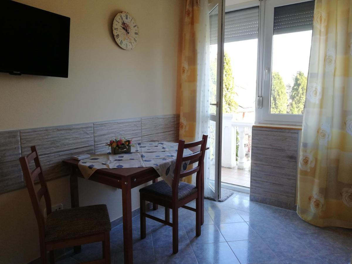 Hajdúszoboszló Imola Es Andrea Apartmanhaz מראה חיצוני תמונה