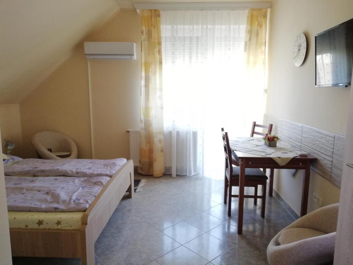 Hajdúszoboszló Imola Es Andrea Apartmanhaz מראה חיצוני תמונה