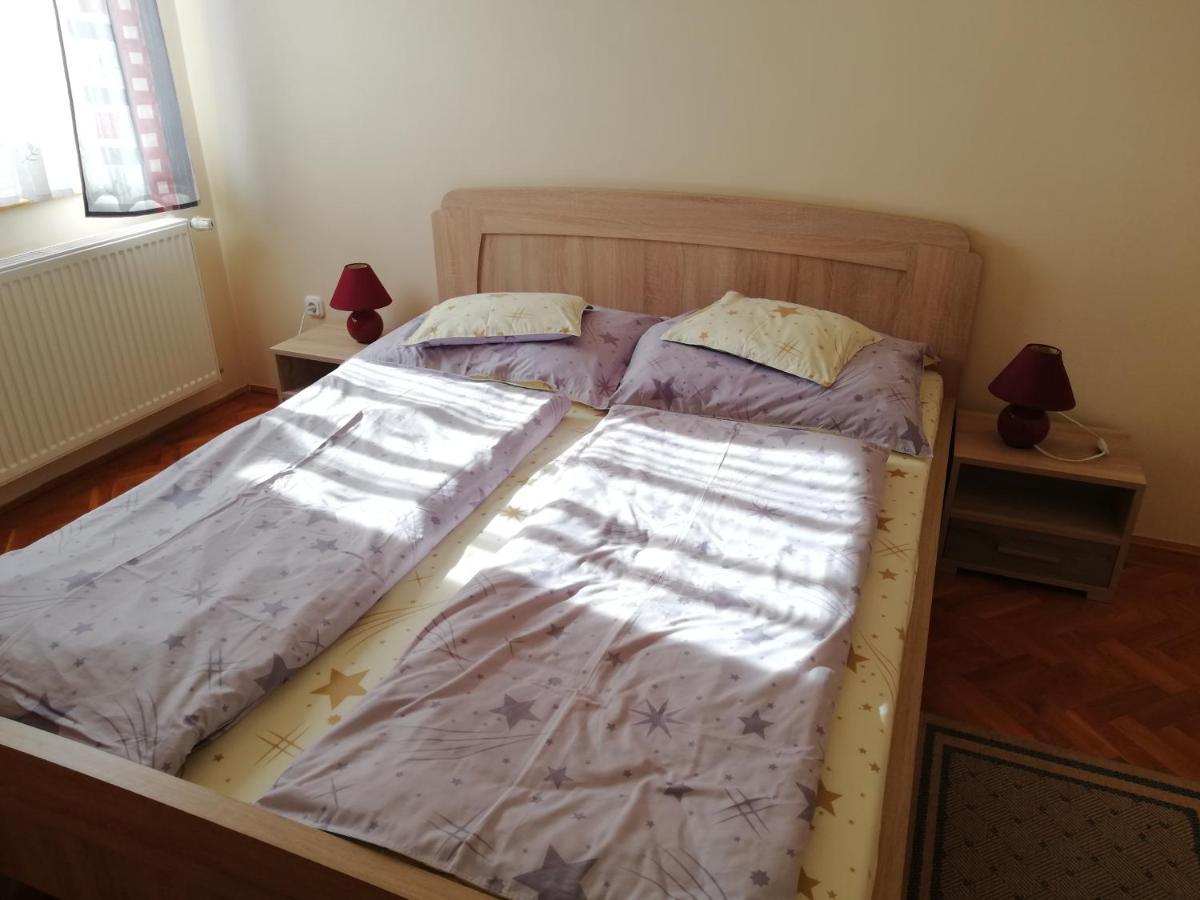 Hajdúszoboszló Imola Es Andrea Apartmanhaz מראה חיצוני תמונה
