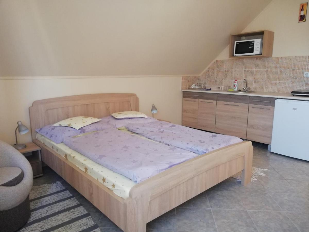 Hajdúszoboszló Imola Es Andrea Apartmanhaz מראה חיצוני תמונה