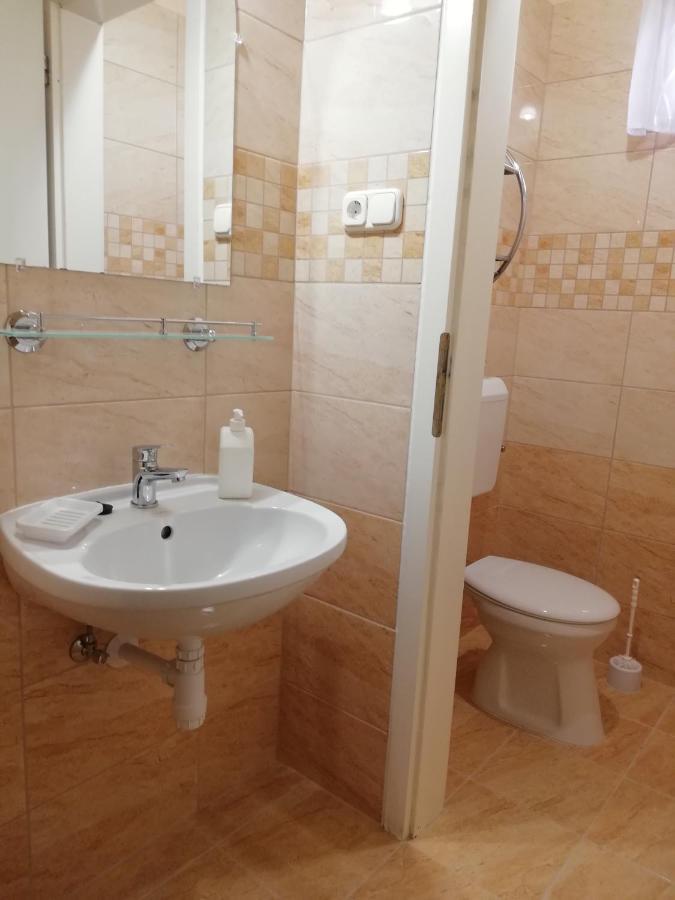 Hajdúszoboszló Imola Es Andrea Apartmanhaz מראה חיצוני תמונה