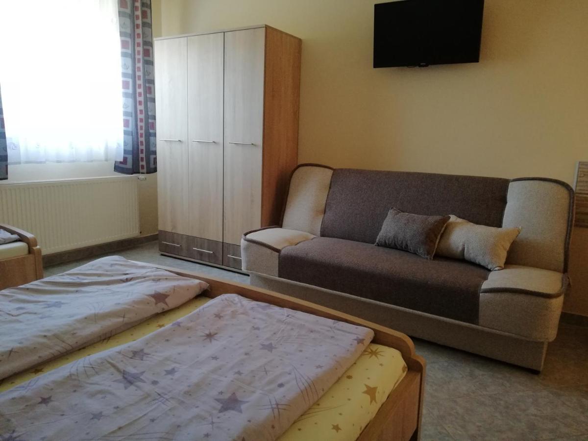 Hajdúszoboszló Imola Es Andrea Apartmanhaz מראה חיצוני תמונה