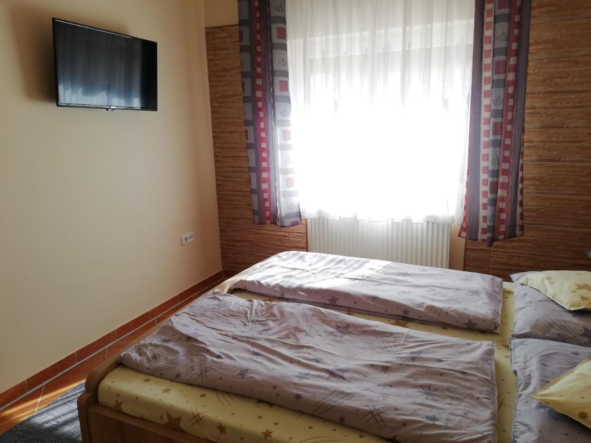 Hajdúszoboszló Imola Es Andrea Apartmanhaz מראה חיצוני תמונה