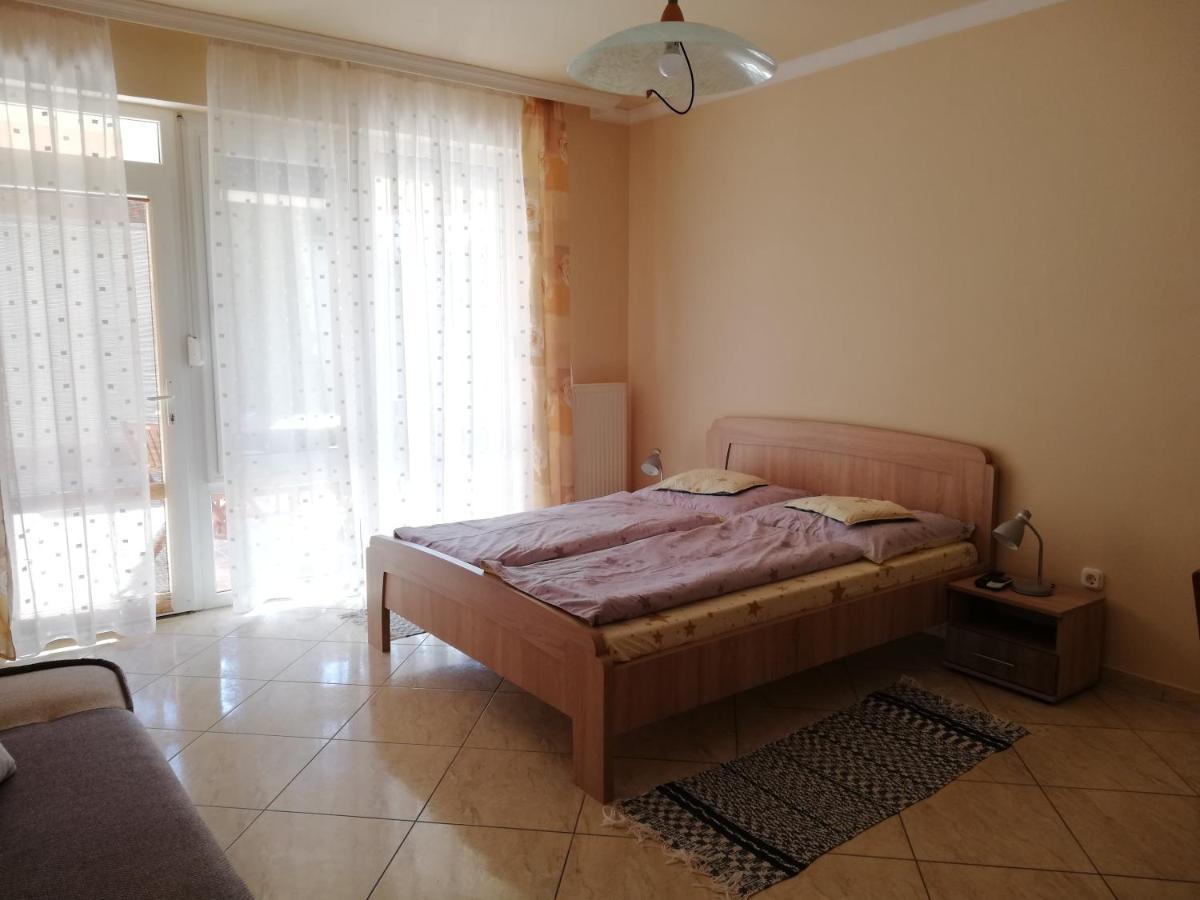 Hajdúszoboszló Imola Es Andrea Apartmanhaz מראה חיצוני תמונה