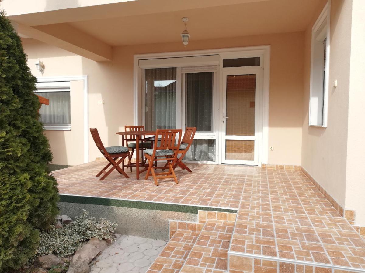 Hajdúszoboszló Imola Es Andrea Apartmanhaz מראה חיצוני תמונה