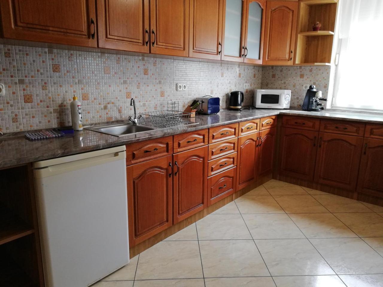 Hajdúszoboszló Imola Es Andrea Apartmanhaz מראה חיצוני תמונה